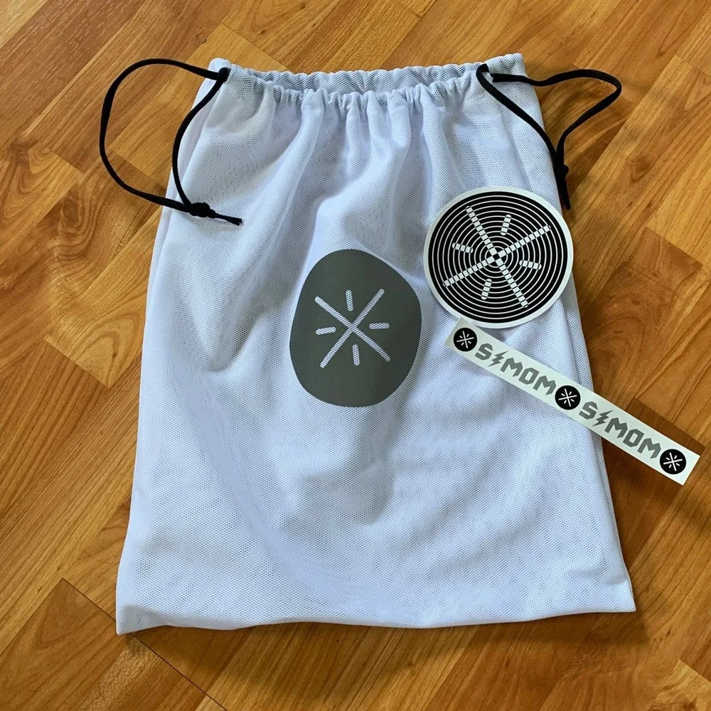 D Wade Drawstring Bag and 2‎ stickers